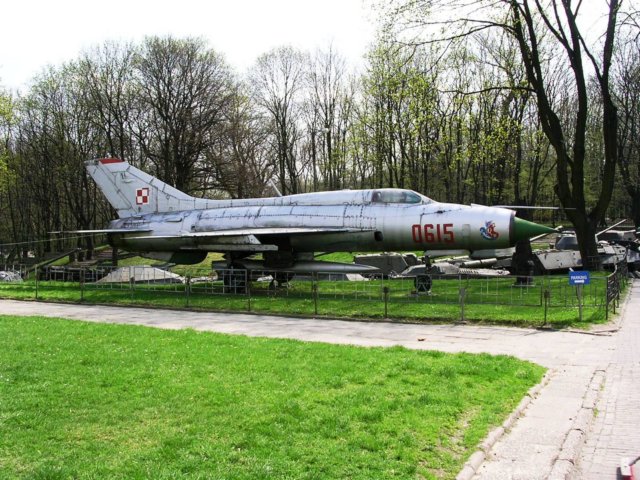 varsovia_museo_militar_wojska_polskiego14.jpg